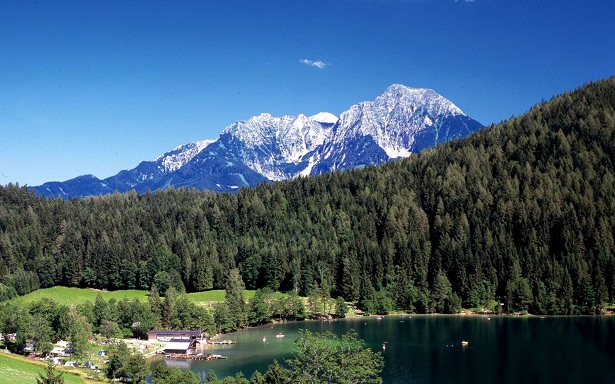 http://www.vuelaviajes.com/wp-content/2011/04/Parque-Nacional-Kalkalpen-en-Austria.jpg