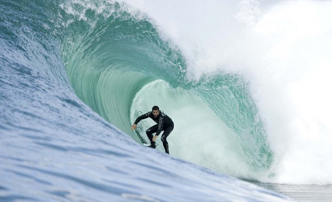 Resultado de imagen de surfeando en las olas mas largas