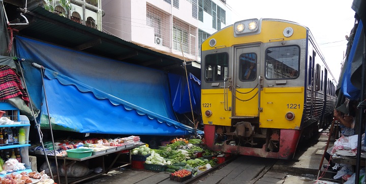 Mercado surrealista Tailandia2