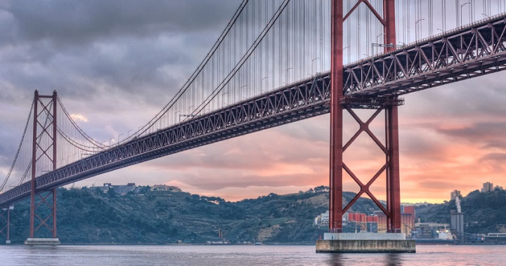 Puente 25 de Abril