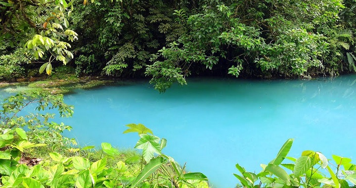 rio celeste costa rica