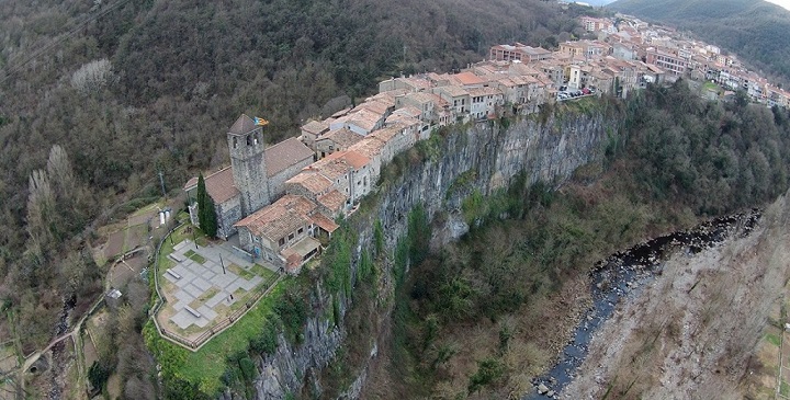 Castellfollit de la Roca Catalunya1