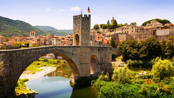 Besalu2