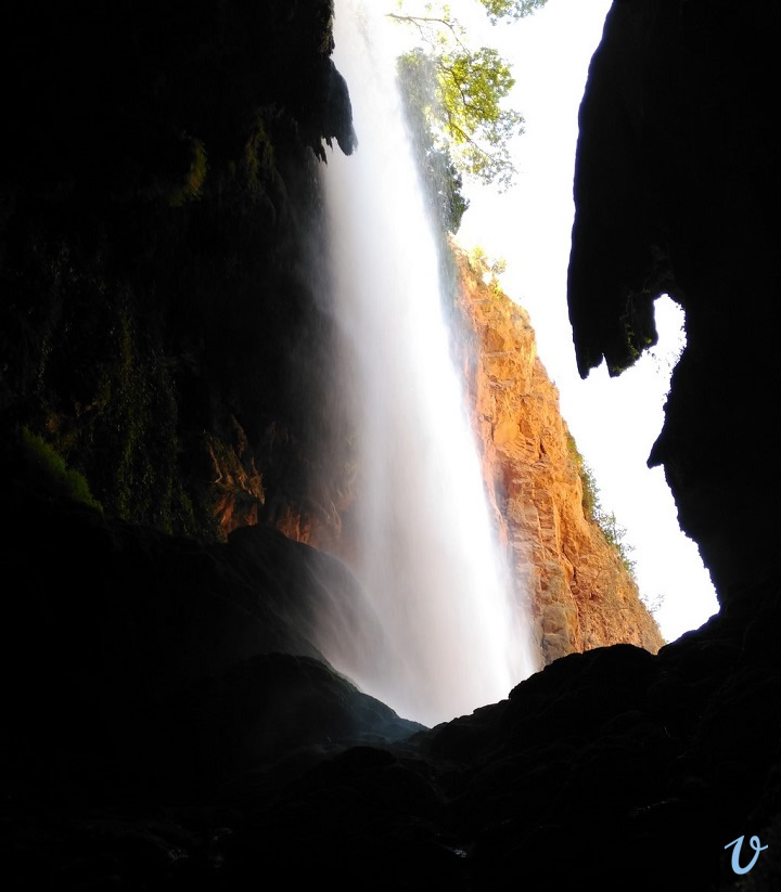 Cascada desde dentro