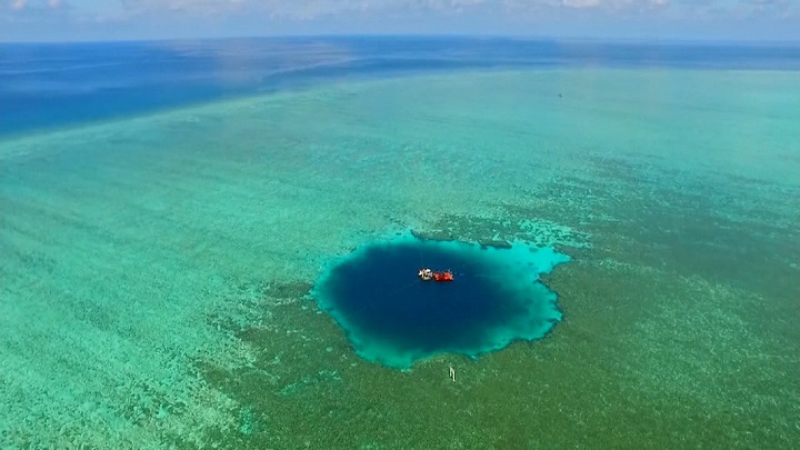 agujero azul grande