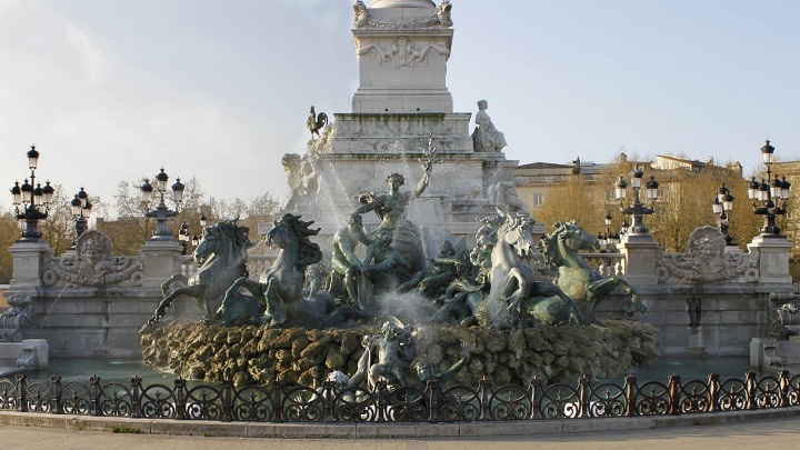 Plaza-de-los-Quinconces