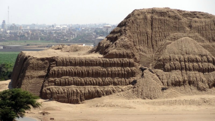 Huaca-del-Sol