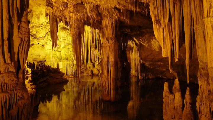 Gruta-de-Neptuno