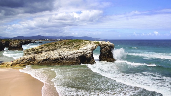 Playa-de-las-Catedrales