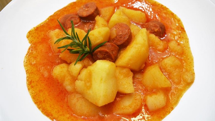 Patatas-con-chorizo