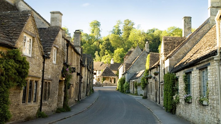 Castle-Combe