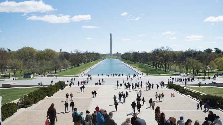 El-Obelisco-de-fondo