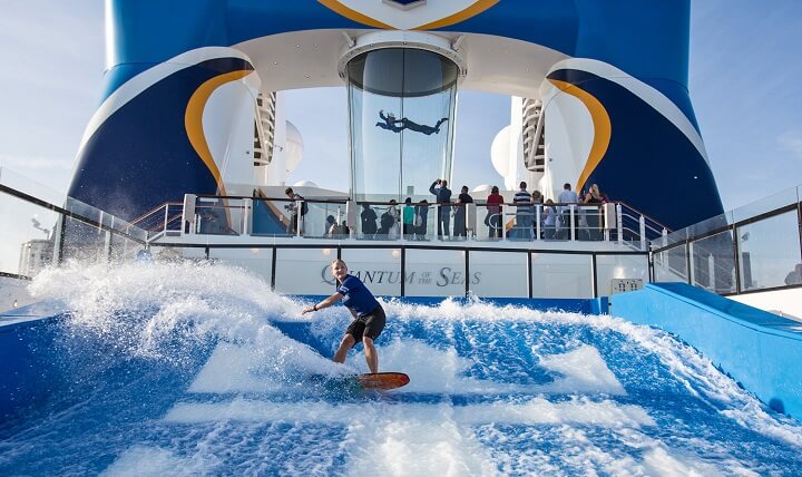 Quantum-of-the-Seas-piscina-con-olas