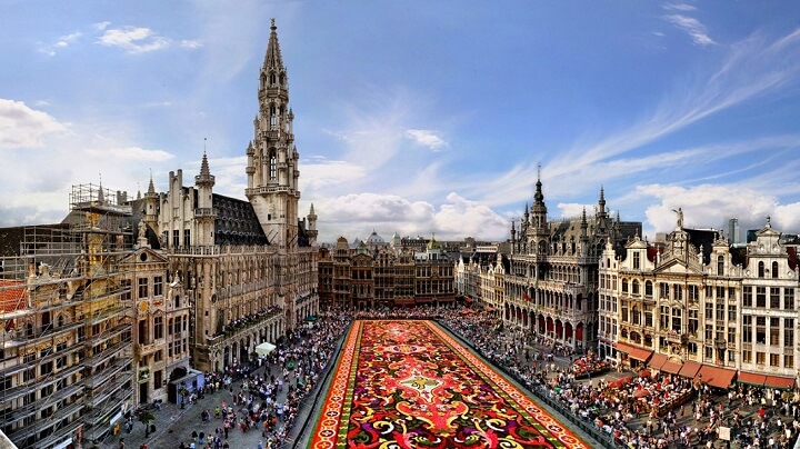 Bruselas-plaza-llena