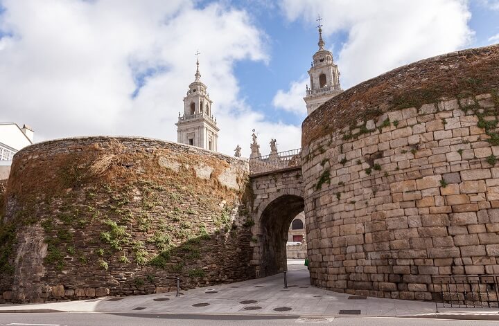 muralla-romana-de-Lugo-puerta