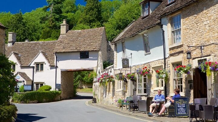 Castle-Combe