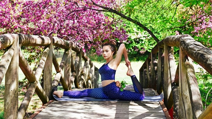 yoga-en-un-parque