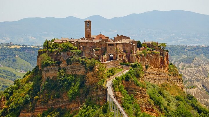 Civita-di-Bagnoregio-pueblo-Italia