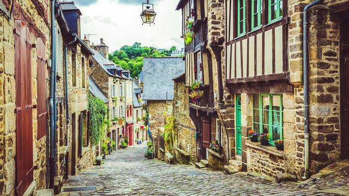 Dinan