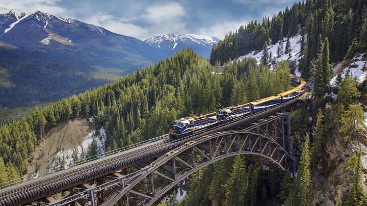 Rocky-Mountaineer-Canada