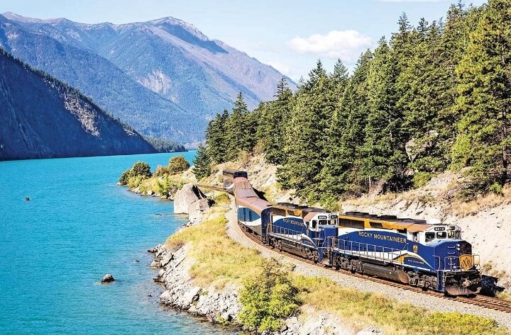 Rocky-Mountaineer-lago