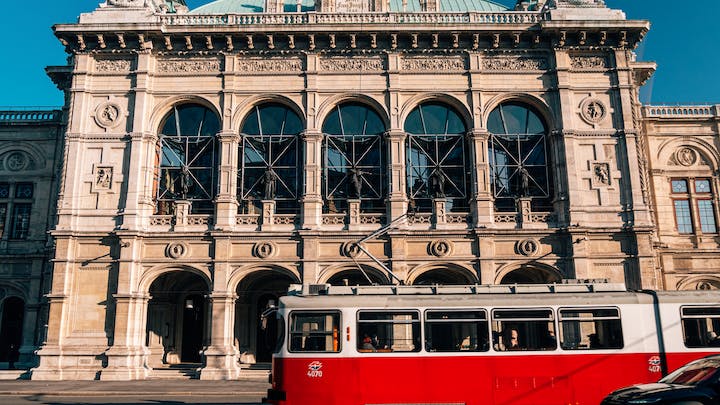 fachada-de-la-opera-de-viena